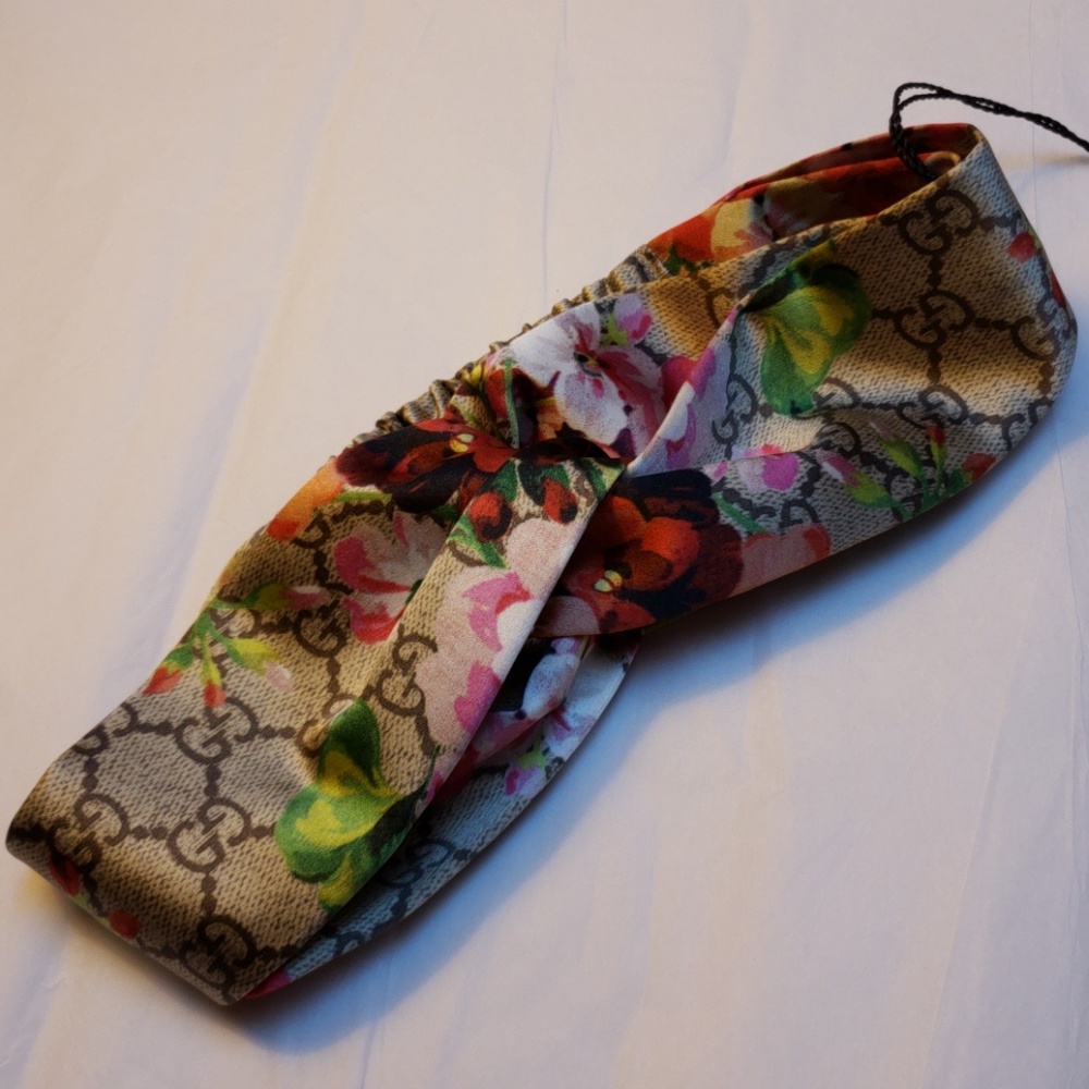 🌟🌟SOLD🌟🌟 Gucci Blooms Satin Headband - Picture 2 of 8